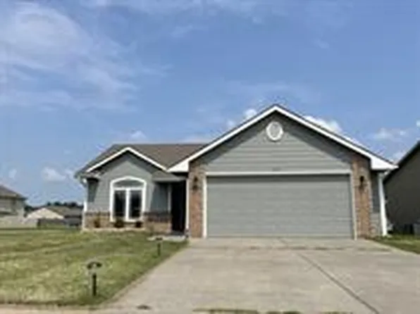 1001 Kadence Ln, Junction City, KS 66441