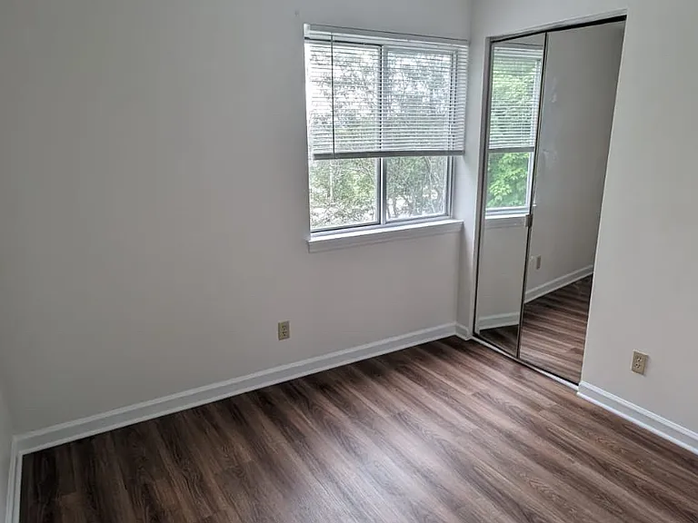 1400 Seneca Dr #I — Photo 7