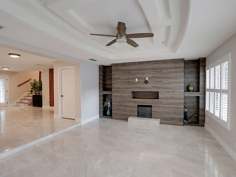 633 Spring Oaks Blvd — Photo 13