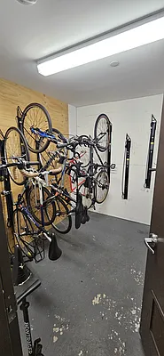 Rented by Farside Realty LLC | media 11