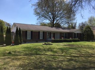 11758 Roundhill Dr, Saint Louis, MO