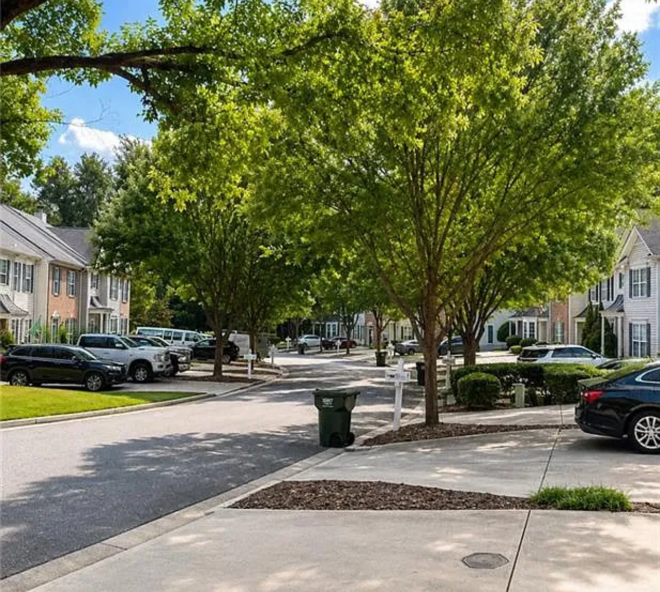 3 bed, 2.5 bath, 1525 sqft, $2,300 — Photo 4