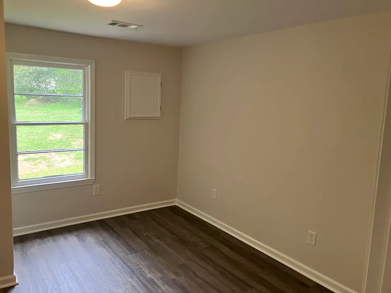 3809 Hunter Creek Rd — Photo 1