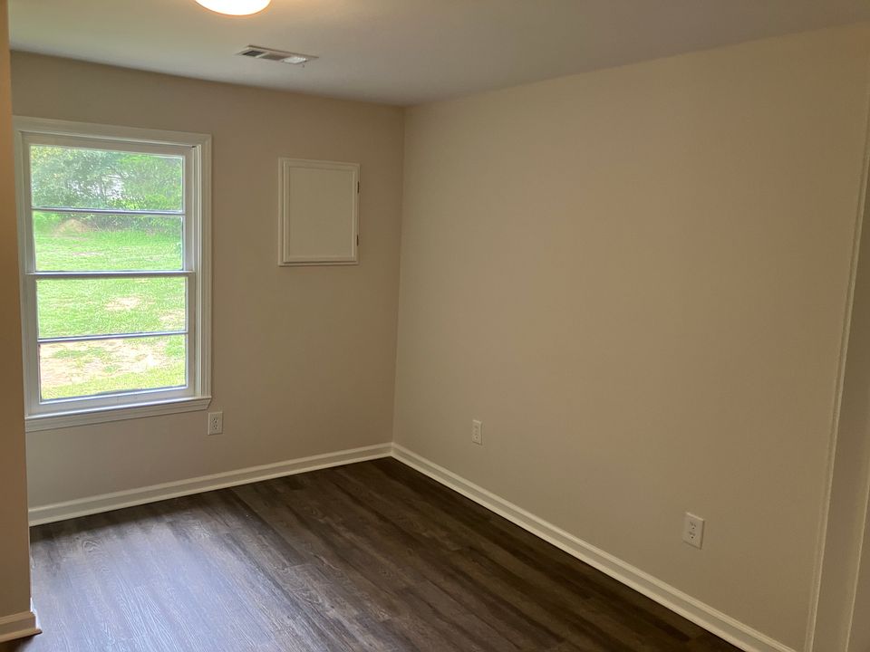 1st image of 3809 Hunter Creek Rd