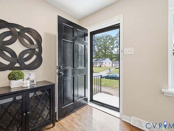 4th image of 6248 Claudehart Rd