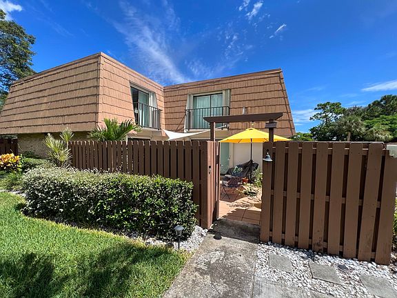 4th image of 6072 SE Riverboat Drive