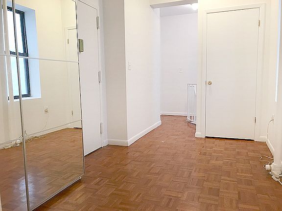 4th image of 203 E 27th St APT 48D