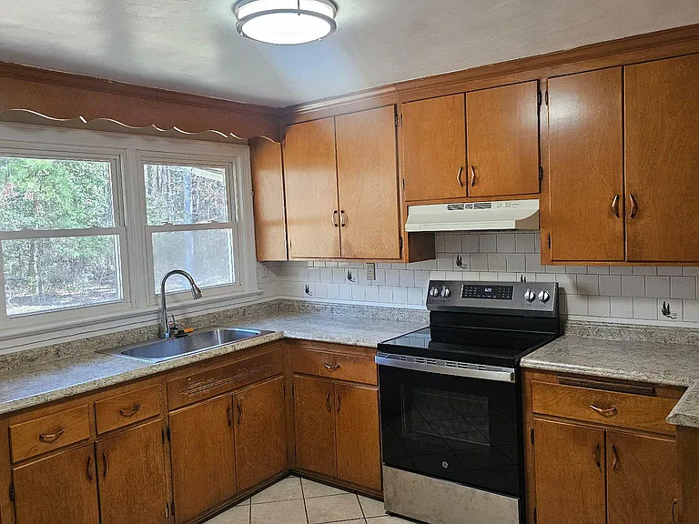 16403 Dawn Blvd — Photo 5