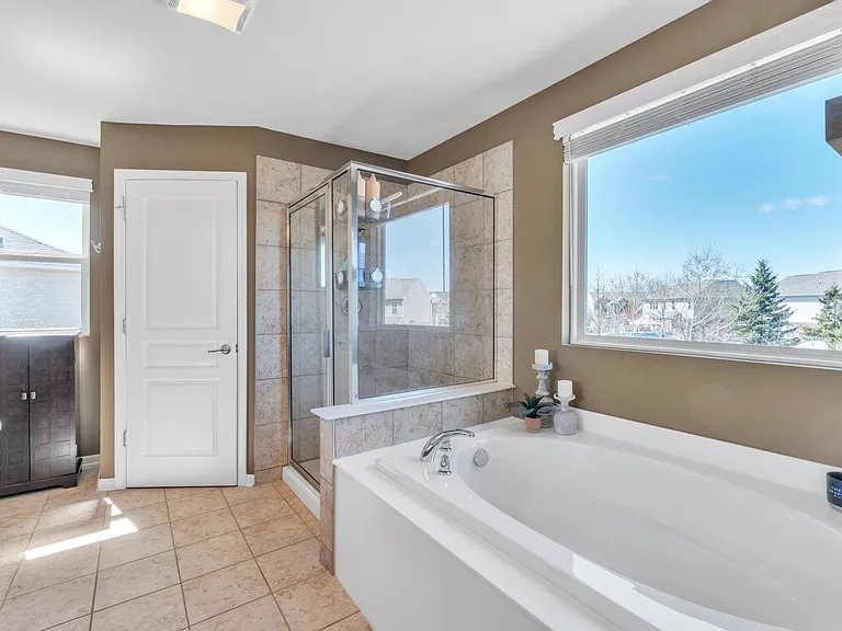 15745 Diamante Dr — Photo 35