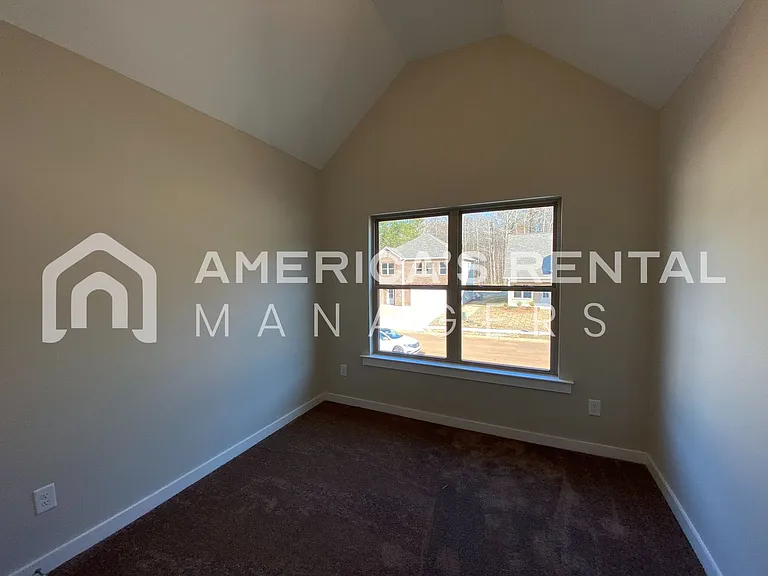 7940 Saint James Dr — Photo 23