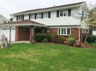 113 Grace St, Plainview, NY 11803