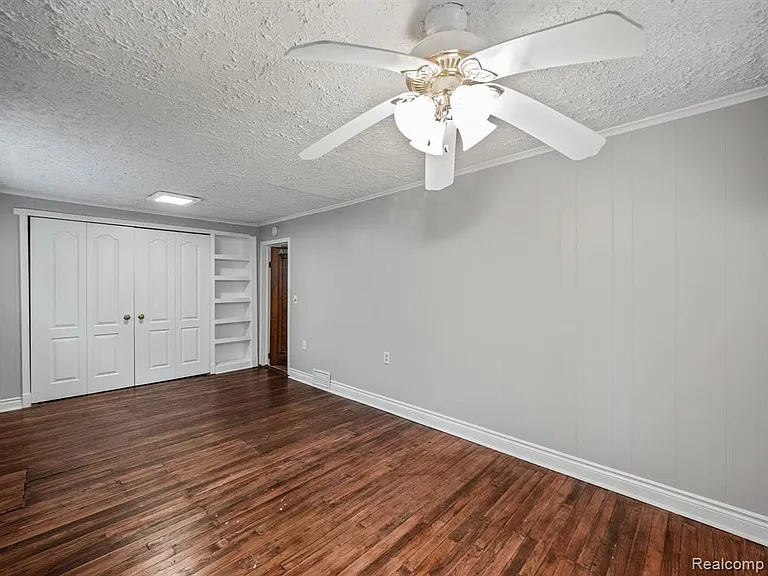 3153 Bessie St — Photo 10