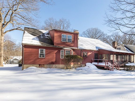 3rd image of 215 Fernwood Road