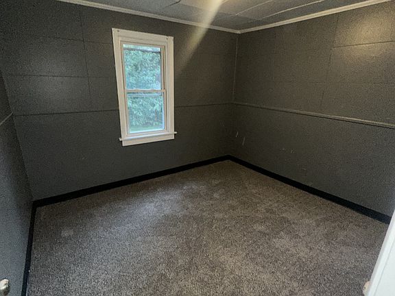 5th image of 1084 Yukon Ave