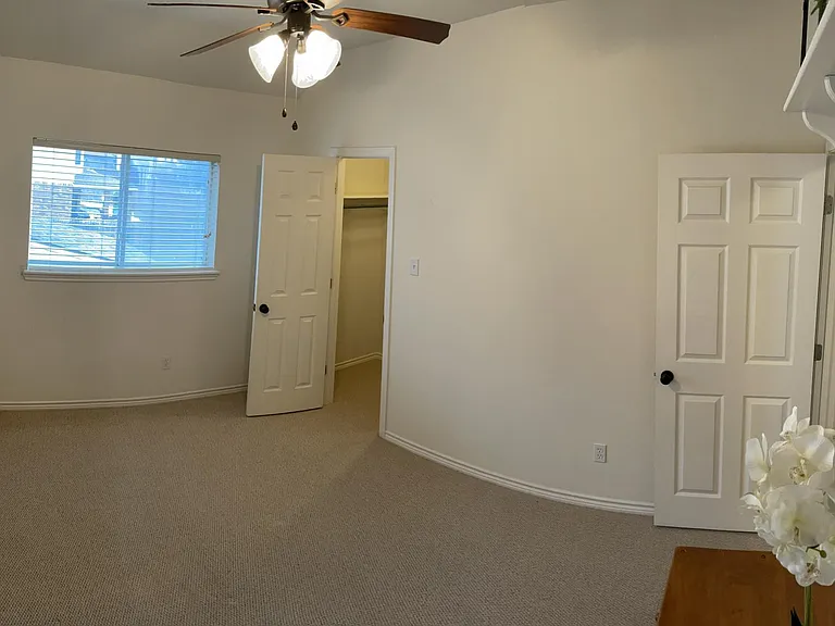 7433 Lake Micala Dr — Photo 24