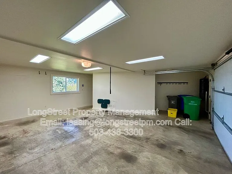 550 NW Alpine Ter — Photo 4