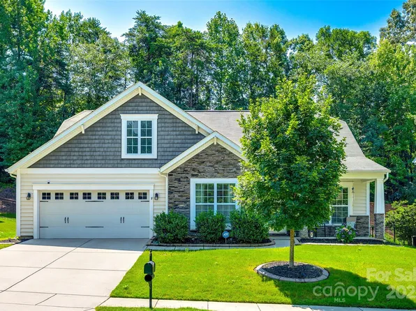 14727 Brannock Hills Dr, Charlotte, NC 28278