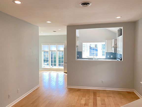 3rd image of 969 Piedmont Ave NE APT 2
