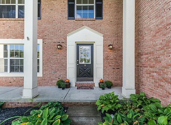 4th image of 2570 Holmes Ct