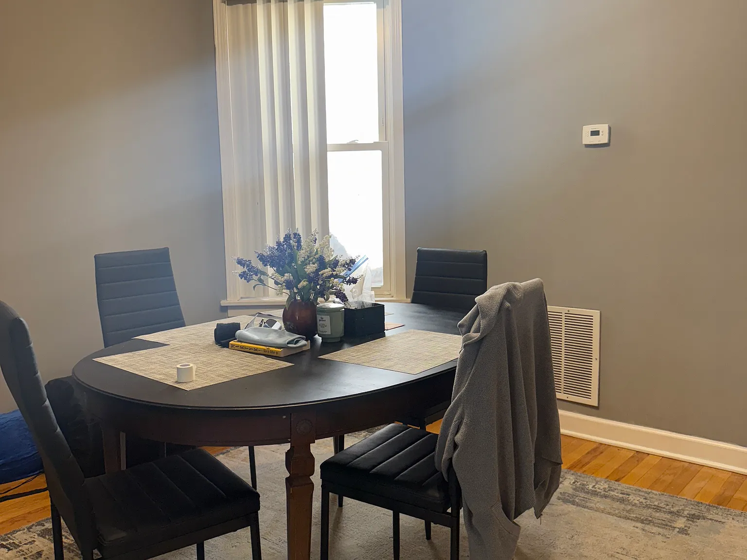 3 bed, 1100 sqft, $2,195 — Photo 3