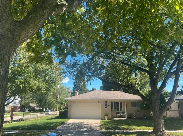 15212 Knolson St, Livonia, MI 48154