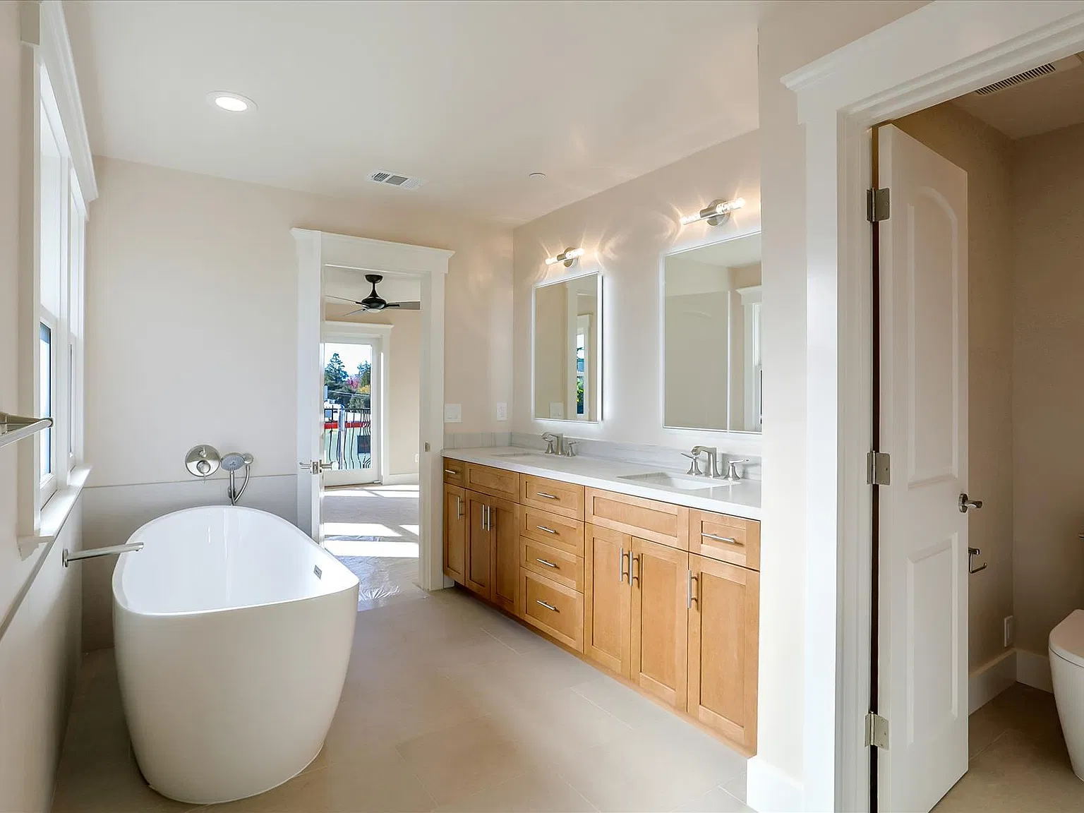 3 bed, 2127 sqft, $7,200 — Photo 1