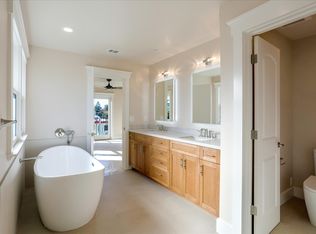 968 Acacia Ave, Los Altos, CA 94022