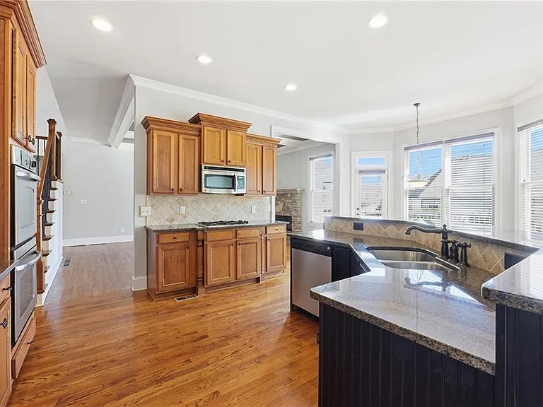6437 Blue Water Dr — Photo 23