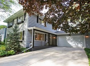 1436 Swallow St, Naperville, IL 60565