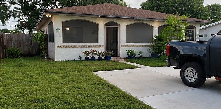 1st image of 1111 SW 32nd Ct #1