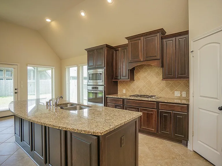 1215 Watercrest Park Ln — Photo 6