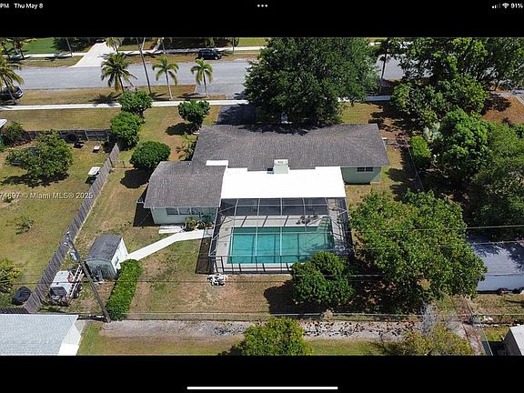 3rd image of 434 NW 20th St