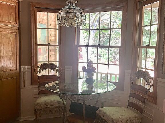 Eating area in kitchen 