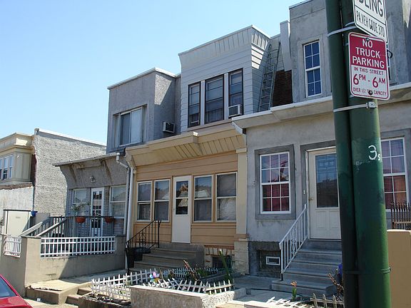 3rd image of 164 W Wyoming Ave