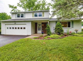 7506 Moonvalley Dr, Liverpool, NY 13088