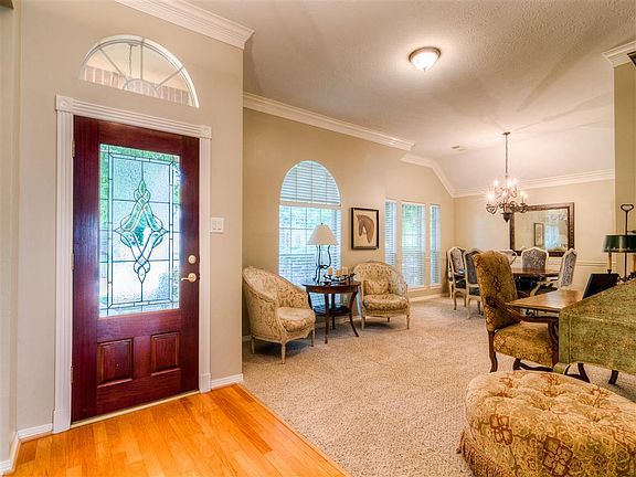 Beautiful hardwood floor at entryway