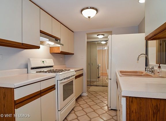 4th image of 7920 Woodglen Ln APT 105