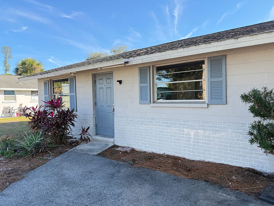 708 63rd Ave Dr W, Bradenton, FL 34207