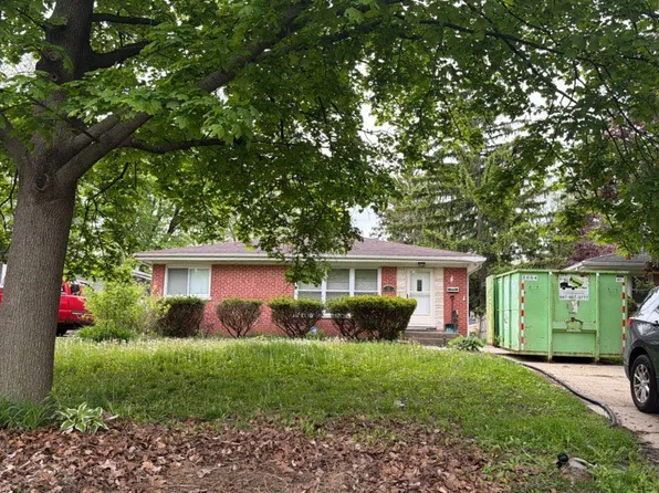 31 E Van Buren St, Villa Park, IL 60181
