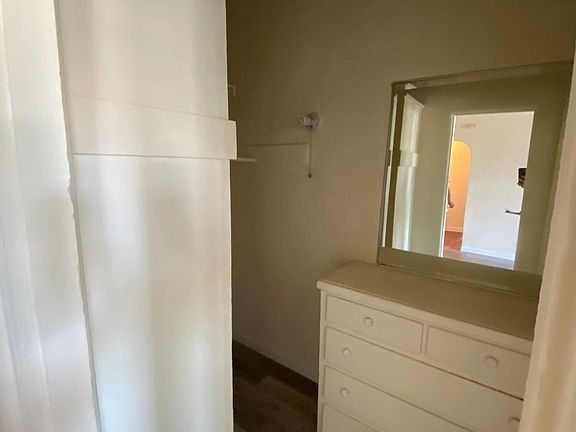 4th image of 7023 Templeton St