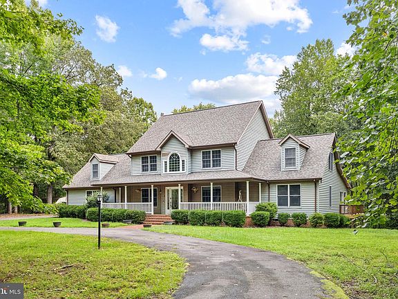 4th image of 2381 Nancy Ln