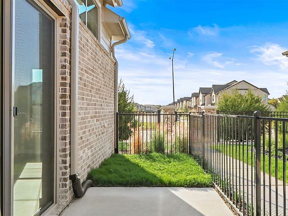 3rd image of 2619 Saint Helena Ln