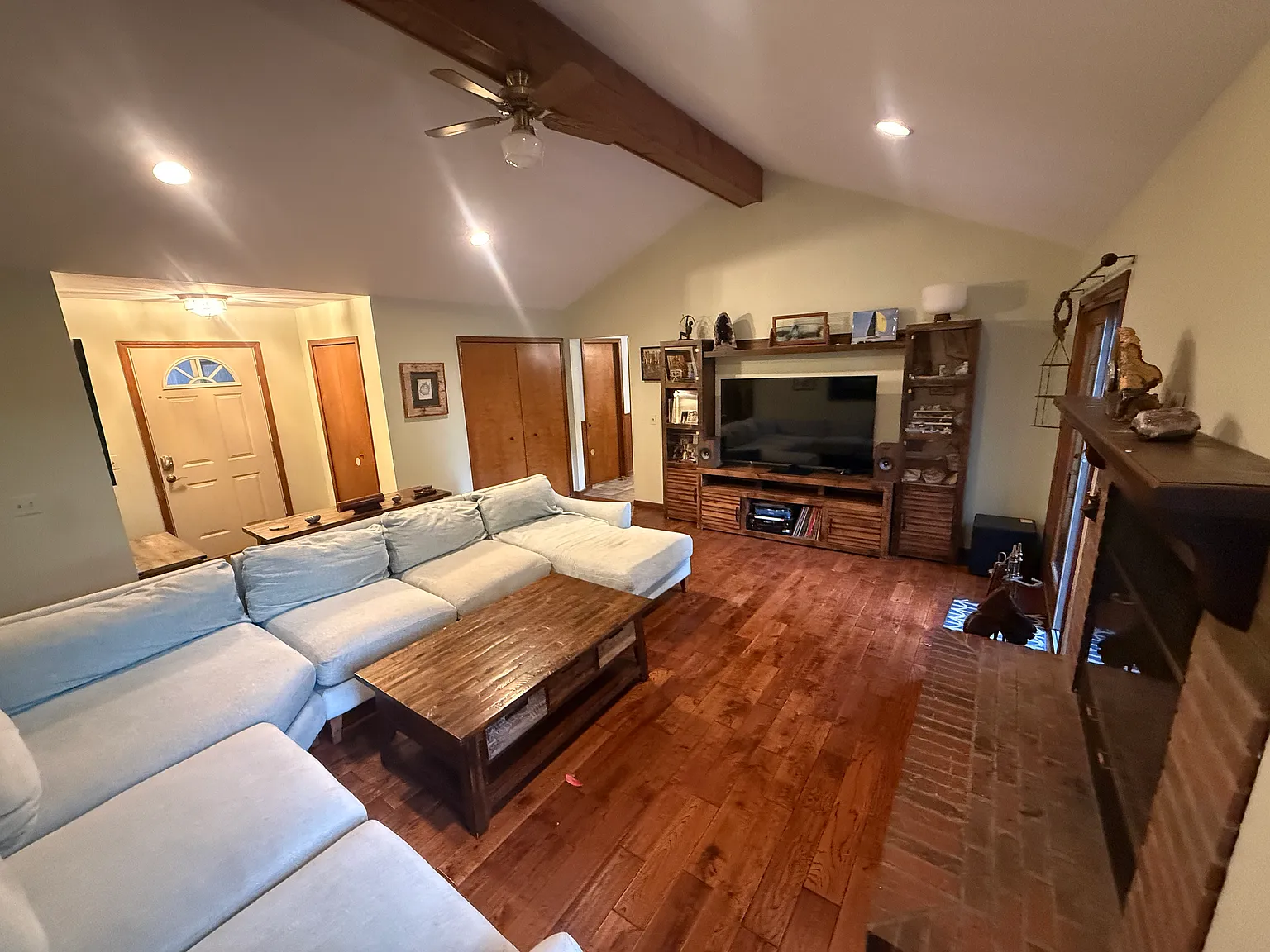 3 bed, 1300 sqft, $2,900 — Photo 4
