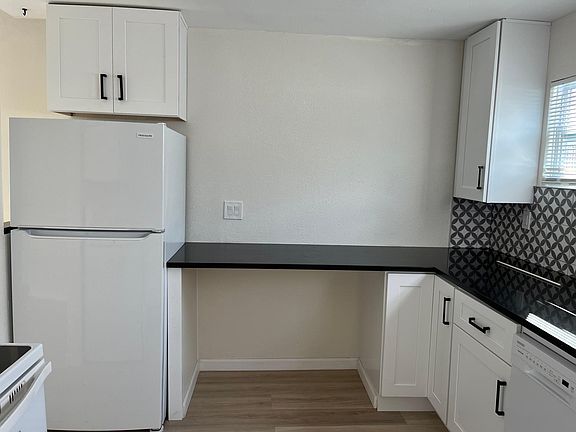 5th image of 2351 2nd Ave N Unit B
