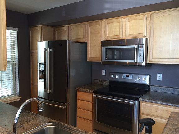 4th image of 6775 S Ivy St APT A1