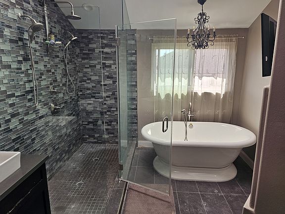 2nd image of 1805 Harriman Ln #A