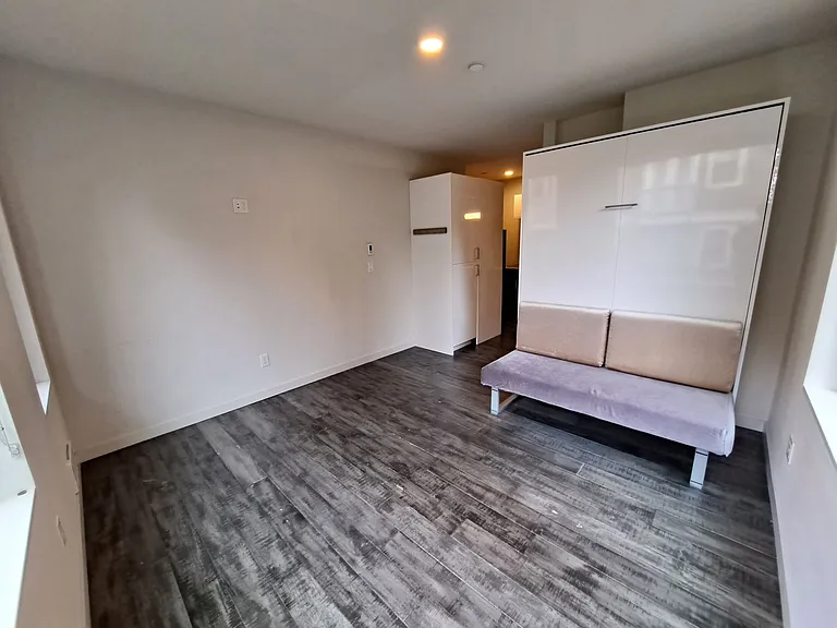 741 Harvard — Photo 13