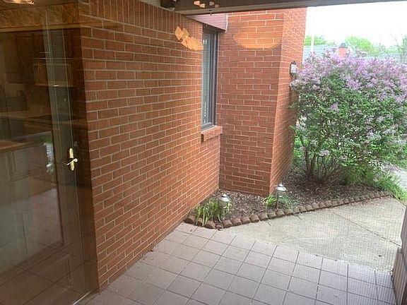 4th image of 9313 Golden Oaks W