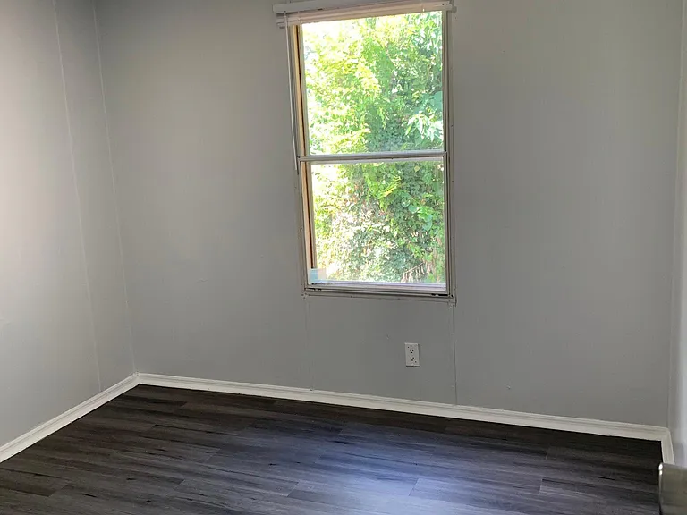 1611 Underwood St — Photo 22