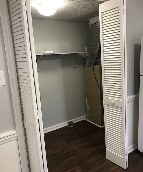 4400 Graceland Ct #4400 — Photo 35